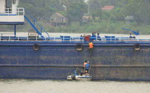 Phòng dịch trên dòng Mekong - Ảnh 1. Phòng dịch trên dòng Mekong - Ảnh 1.