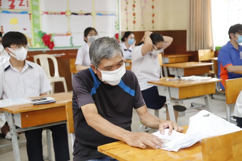 Chiều nay thí sinh thi toán, đề sẽ nhẹ nhàng như văn? - Ảnh 8. Chiều nay thí sinh thi toán, đề sẽ nhẹ nhàng như văn? - Ảnh 8.