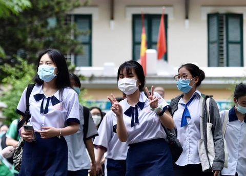 Đề toán thi tốt nghiệp THPT 2021: Thí sinh, giáo viên nói đề vừa sức - Ảnh 8. Đề toán thi tốt nghiệp THPT 2021: Thí sinh, giáo viên nói đề vừa sức - Ảnh 8.