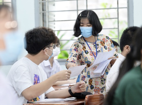 Nghi vấn lộ đề môn sinh thi tốt nghiệp, vì sao nửa năm Bộ Giáo dục và đào tạo vẫn im lặng? - Ảnh 1. Nghi vấn lộ đề môn sinh thi tốt nghiệp, vì sao nửa năm Bộ Giáo dục và đào tạo vẫn im lặng? - Ảnh 1.