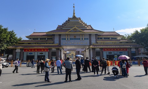 Trung Quốc có ca nhiễm cao nhất trong nửa năm, phát hiện biến thể Delta lần 2 - Ảnh 2. Trung Quốc có ca nhiễm cao nhất trong nửa năm, phát hiện biến thể Delta lần 2 - Ảnh 2.