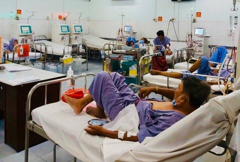 Chuyển viện mùa dịch, bệnh nhân chạy thận lao đao - Ảnh 1. Chuyển viện mùa dịch, bệnh nhân chạy thận lao đao - Ảnh 1.