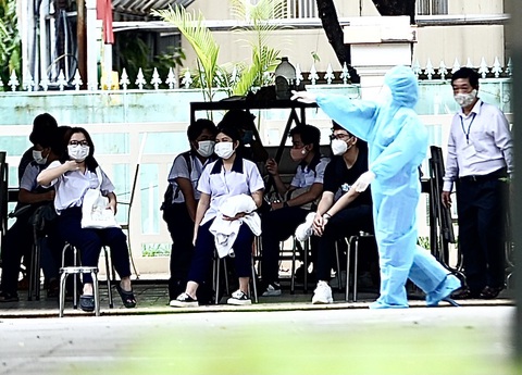 Những điểm tựa thầm lặng mùa thi - Ảnh 4. Những điểm tựa thầm lặng mùa thi - Ảnh 4.