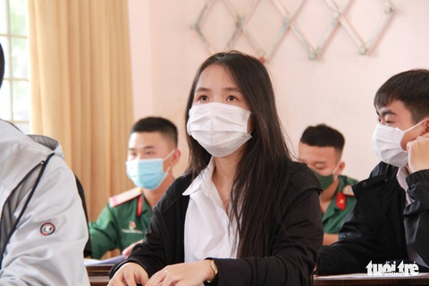 Đề và bài giải môn vật lý thi tốt nghiệp THPT 2021 - Ảnh 1. Đề và bài giải môn vật lý thi tốt nghiệp THPT 2021 - Ảnh 1.