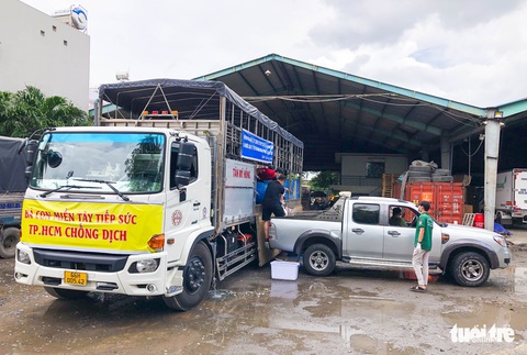 ‘Ăn cá ba sa, Sài Gòn mau hết dịch nha!’ - Ảnh 1. ‘Ăn cá ba sa, Sài Gòn mau hết dịch nha!’ - Ảnh 1.