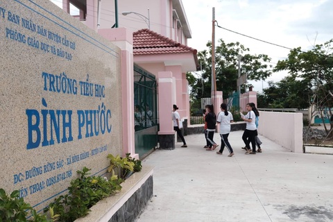 Những điểm thi đặc biệt - Kỳ 3: Học sinh xã đảo Thạnh An vượt vũ môn - Ảnh 1. Những điểm thi đặc biệt - Kỳ 3: Học sinh xã đảo Thạnh An vượt vũ môn - Ảnh 1.