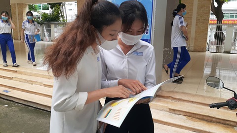 Hơn 100 trường đại học đã công bố điểm sàn, xem nhanh trên Tuổi Trẻ Online - Ảnh 1. Hơn 100 trường đại học đã công bố điểm sàn, xem nhanh trên Tuổi Trẻ Online - Ảnh 1.