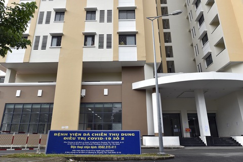 Phó thủ tướng Vũ Đức Đam kiểm tra bệnh viện dã chiến, khu phong tỏa, siêu thị tại TP.HCM - Ảnh 4. Phó thủ tướng Vũ Đức Đam kiểm tra bệnh viện dã chiến, khu phong tỏa, siêu thị tại TP.HCM - Ảnh 4.