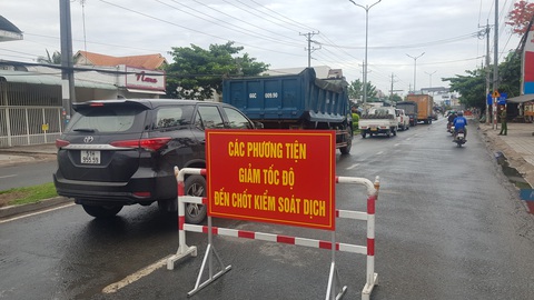 Xét tuổi thọ của giấy xét nghiệm COVID-19: Mỗi nơi áp dụng một kiểu - Ảnh 3. Xét tuổi thọ của giấy xét nghiệm COVID-19: Mỗi nơi áp dụng một kiểu - Ảnh 3.
