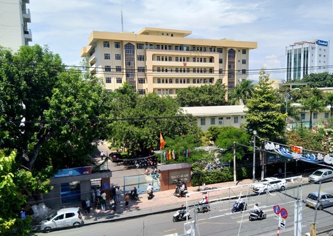 3 bệnh viện Khánh Hòa phải chuyển bệnh nhân, ngưng điều trị các bệnh trừ COVID-19 - Ảnh 1. 3 bệnh viện Khánh Hòa phải chuyển bệnh nhân, ngưng điều trị các bệnh trừ COVID-19 - Ảnh 1.