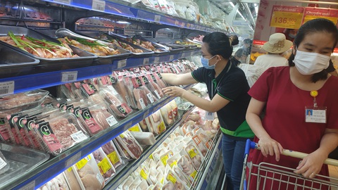 Hết cảnh tranh nhau mua hàng, thịt, cá, trứng..., hàng hóa về đầy kệ siêu thị và chợ - Ảnh 2. Hết cảnh tranh nhau mua hàng, thịt, cá, trứng..., hàng hóa về đầy kệ siêu thị và chợ - Ảnh 2.