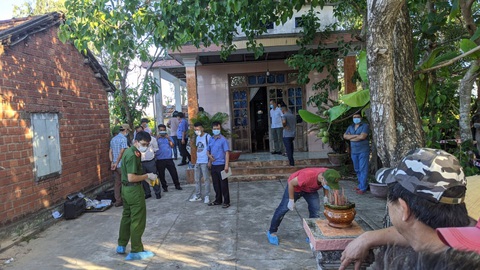 Bắt thiếu niên 15 tuổi là nghi phạm sát hại thầy hiệu trưởng - Ảnh 1. Bắt thiếu niên 15 tuổi là nghi phạm sát hại thầy hiệu trưởng - Ảnh 1.