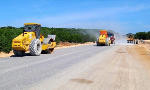 Ngày 30-7 phải bàn giao toàn bộ mặt bằng đường cao tốc Bắc - Nam - Ảnh 1. Ngày 30-7 phải bàn giao toàn bộ mặt bằng đường cao tốc Bắc - Nam - Ảnh 1.