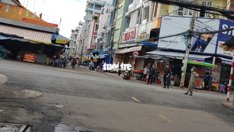 Công an An Giang khám xét nhiều tiệm vàng liên quan trùm Mười Tường - Ảnh 1. Công an An Giang khám xét nhiều tiệm vàng liên quan trùm Mười Tường - Ảnh 1.