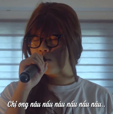 Chị ong nâu và trào lưu cover lấy râu ông nọ cắm cằm bà kia - Ảnh 1. Chị ong nâu và trào lưu cover lấy râu ông nọ cắm cằm bà kia - Ảnh 1.