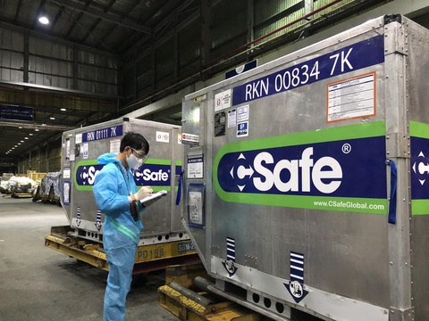 Sáng 9-7, 600.000 liều vắc xin AstraZeneca Nhật viện trợ hạ cánh tại Tân Sơn Nhất - Ảnh 2. Sáng 9-7, 600.000 liều vắc xin AstraZeneca Nhật viện trợ hạ cánh tại Tân Sơn Nhất - Ảnh 2.