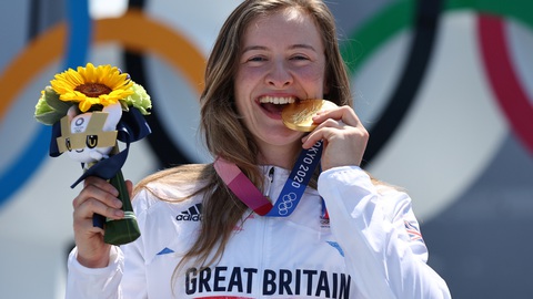 Cựu đầu bếp Charlotte Worthington giành HCV lịch sử Olympic - Ảnh 2. Cựu đầu bếp Charlotte Worthington giành HCV lịch sử Olympic - Ảnh 2.