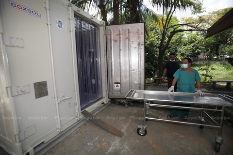 Bệnh viện Thái mua thêm container đông lạnh giữ xác, Lào có số ca COVID-19 kỷ lục - Ảnh 2. Bệnh viện Thái mua thêm container đông lạnh giữ xác, Lào có số ca COVID-19 kỷ lục - Ảnh 2.