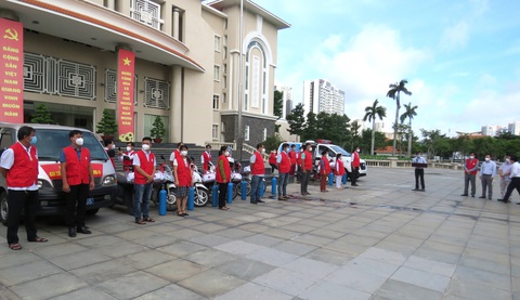 TP Thủ Đức đưa các đội tiêm vắc xin lưu động đến từng khu phố - Ảnh 3. TP Thủ Đức đưa các đội tiêm vắc xin lưu động đến từng khu phố - Ảnh 3.