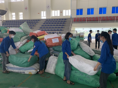 Thanh Hóa chi 5 tỉ đồng hỗ trợ đồng hương ở TP.HCM, mỗi hộ nhận 1 triệu đồng - Ảnh 1. Thanh Hóa chi 5 tỉ đồng hỗ trợ đồng hương ở TP.HCM, mỗi hộ nhận 1 triệu đồng - Ảnh 1.
