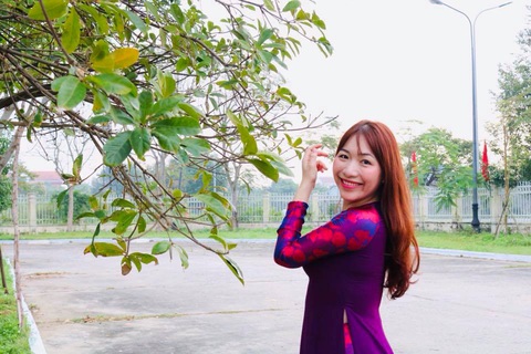 Mùa vàng của cô giáo dạy văn - Ảnh 3. Mùa vàng của cô giáo dạy văn - Ảnh 3.