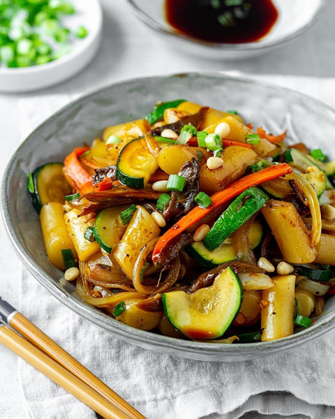 Ngồi nhà an tâm sắm đủ lương khô cho nàng độc thân - Ảnh 3. Ngồi nhà an tâm sắm đủ lương khô cho nàng độc thân - Ảnh 3.