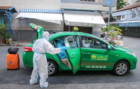 Thai phụ vượt cạn thành công trên xe taxi giữa mùa dịch - Ảnh 1. Thai phụ vượt cạn thành công trên xe taxi giữa mùa dịch - Ảnh 1.