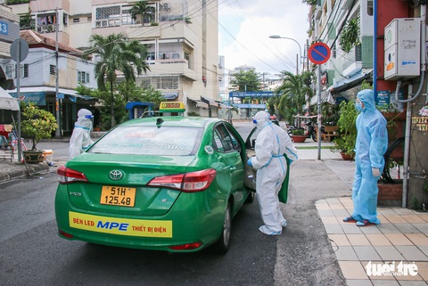 Tài xế taxi cấp cứu bệnh nhân COVID-19: Tôi còn sức thì còn làm! - Ảnh 6. Tài xế taxi cấp cứu bệnh nhân COVID-19: Tôi còn sức thì còn làm! - Ảnh 6.