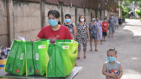 Nhiều người dân khó khăn đã được hỗ trợ - Ảnh 1. Nhiều người dân khó khăn đã được hỗ trợ - Ảnh 1.