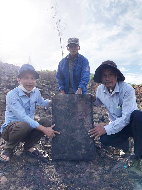 Bảo tồn bãi đá khắc nhiều ký tự gần dinh Bà Thu Bồn - Ảnh 3. Bảo tồn bãi đá khắc nhiều ký tự gần dinh Bà Thu Bồn - Ảnh 3.
