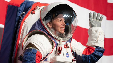 SpaceX muốn góp tay làm đồ phi hành gia cho NASA - Ảnh 1. SpaceX muốn góp tay làm đồ phi hành gia cho NASA - Ảnh 1.