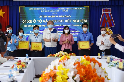 Doanh nghiệp trao tặng Đồng Nai 4 xe tải, 3.700 bộ kit test phòng chống dịch - Ảnh 1. Doanh nghiệp trao tặng Đồng Nai 4 xe tải, 3.700 bộ kit test phòng chống dịch - Ảnh 1.