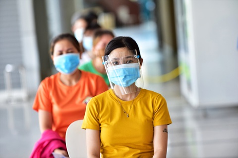 Chính phủ đề nghị Bộ Y tế chuyển vắc xin theo tiến độ cho TP.HCM và 3 tỉnh - Ảnh 2. Chính phủ đề nghị Bộ Y tế chuyển vắc xin theo tiến độ cho TP.HCM và 3 tỉnh - Ảnh 2.
