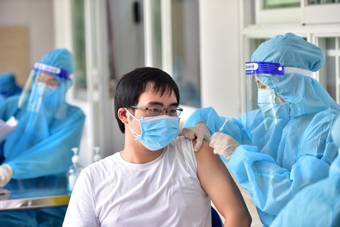 HỎI - ĐÁP về dịch COVID-19: Sai thông tin tiêm chủng, làm sao sửa, đi lại vùng xanh ra sao? - Ảnh 1. HỎI - ĐÁP về dịch COVID-19: Sai thông tin tiêm chủng, làm sao sửa, đi lại vùng xanh ra sao? - Ảnh 1.