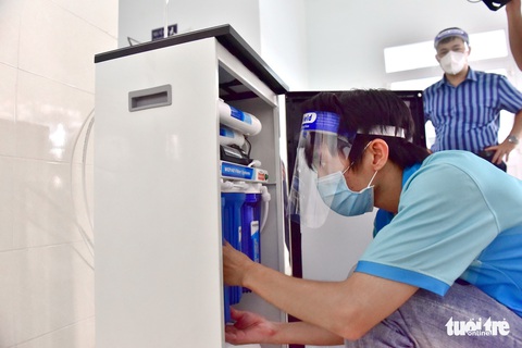Tập đoàn Phương Trang tặng 1.000 máy lọc nước cho hệ thống y tế tuyến đầu - Ảnh 2. Tập đoàn Phương Trang tặng 1.000 máy lọc nước cho hệ thống y tế tuyến đầu - Ảnh 2.