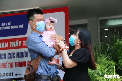 Hàng trăm y bác sĩ miền Trung, Tây Nguyên đi TP.HCM cứu bệnh nhân COVID-19 - Ảnh 3. Hàng trăm y bác sĩ miền Trung, Tây Nguyên đi TP.HCM cứu bệnh nhân COVID-19 - Ảnh 3.