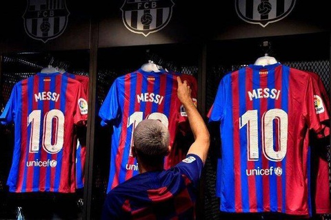 Vé, áo đấu của Barca ế thảm sau khi Messi ra đi - Ảnh 1. Vé, áo đấu của Barca ế thảm sau khi Messi ra đi - Ảnh 1.