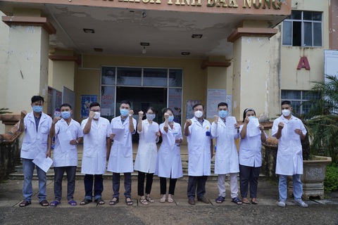 Bác sĩ miền Trung xuất quân vào TP.HCM để cứu bệnh nhân COVID-19 - Ảnh 5. Bác sĩ miền Trung xuất quân vào TP.HCM để cứu bệnh nhân COVID-19 - Ảnh 5.