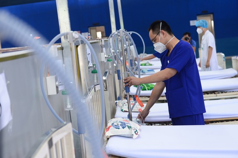 Chuyển Trường THPT Phú Nhuận thành bệnh viện dã chiến 350 giường - Ảnh 5. Chuyển Trường THPT Phú Nhuận thành bệnh viện dã chiến 350 giường - Ảnh 5.