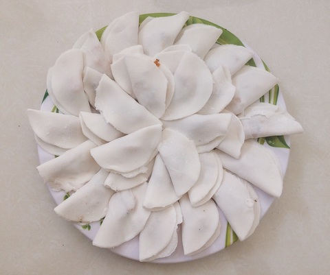 Bánh bột lọc nhà làm, vẫn đẫm hương vị quê hương đầy thương nhớ - Ảnh 4. Bánh bột lọc nhà làm, vẫn đẫm hương vị quê hương đầy thương nhớ - Ảnh 4.