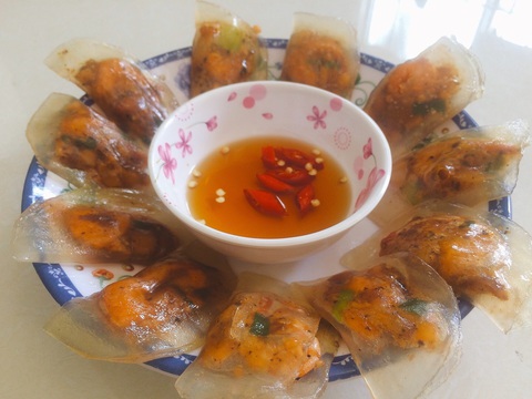 Bánh bột lọc nhà làm, vẫn đẫm hương vị quê hương đầy thương nhớ - Ảnh 1. Bánh bột lọc nhà làm, vẫn đẫm hương vị quê hương đầy thương nhớ - Ảnh 1.