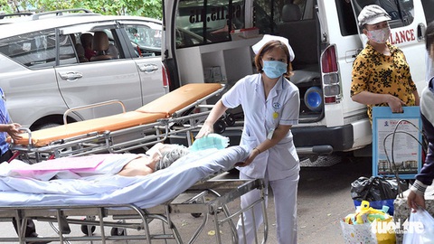 Các bệnh viện công, tư phải dành ít nhất 40% giường cho bệnh nhân COVID-19 - Ảnh 1. Các bệnh viện công, tư phải dành ít nhất 40% giường cho bệnh nhân COVID-19 - Ảnh 1.