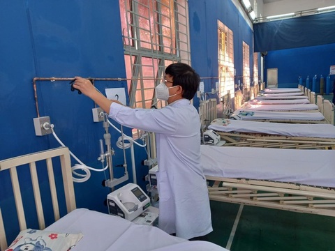Trên 3.700 bệnh nhân COVID-19 đang trong tình trạng nặng, nguy kịch - Ảnh 1. Trên 3.700 bệnh nhân COVID-19 đang trong tình trạng nặng, nguy kịch - Ảnh 1.