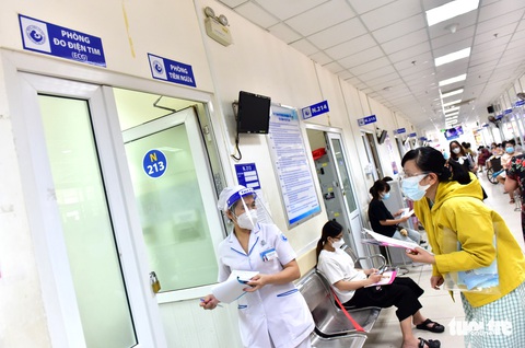 Bệnh viện Từ Dũ tiêm vắc xin COVID-19 cho các bà bầu - Ảnh 3. Bệnh viện Từ Dũ tiêm vắc xin COVID-19 cho các bà bầu - Ảnh 3.