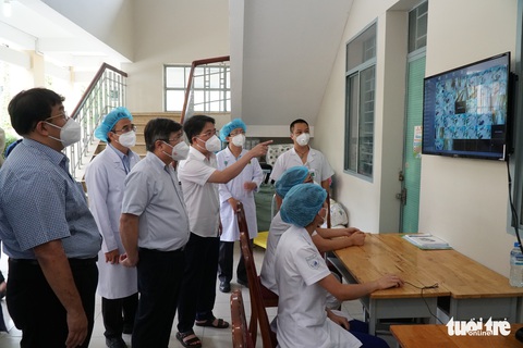 Chủ tịch TP.HCM gặp y bác sĩ: Có gì chưa hài lòng, các bạn cứ phản ánh - Ảnh 1. Chủ tịch TP.HCM gặp y bác sĩ: Có gì chưa hài lòng, các bạn cứ phản ánh - Ảnh 1.