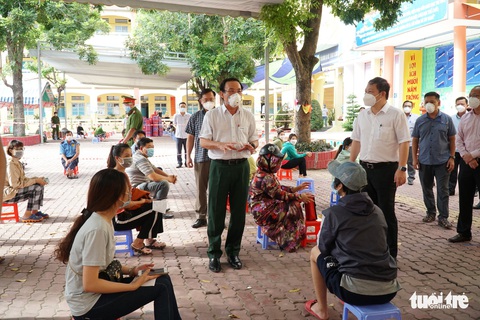 Bí thư Nguyễn Văn Nên: Thông tin loại vắc xin trước, người dân đồng ý thì đến tiêm - Ảnh 2. Bí thư Nguyễn Văn Nên: Thông tin loại vắc xin trước, người dân đồng ý thì đến tiêm - Ảnh 2.