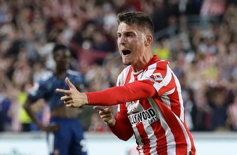 Tân binh Brentford quật ngã Arsenal trong trận mở màn Premier League - Ảnh 1. Tân binh Brentford quật ngã Arsenal trong trận mở màn Premier League - Ảnh 1.