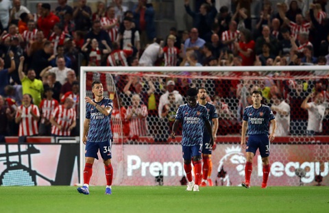 Tân binh Brentford quật ngã Arsenal trong trận mở màn Premier League - Ảnh 3. Tân binh Brentford quật ngã Arsenal trong trận mở màn Premier League - Ảnh 3.