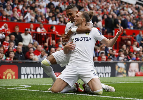 Bruno lập hat-trick, Man Utd đại thắng Leeds trong trận ra quân - Ảnh 2. Bruno lập hat-trick, Man Utd đại thắng Leeds trong trận ra quân - Ảnh 2.