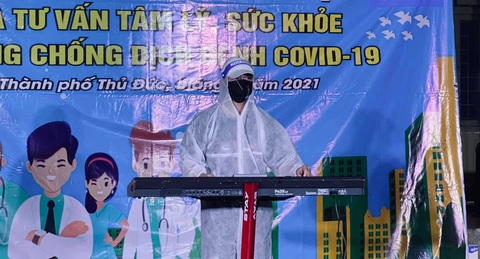 Biểu diễn Gặp mẹ trong mơ tại bệnh viện dã chiến, K-ICM bị khán giả phản ứng - Ảnh 1. Biểu diễn Gặp mẹ trong mơ tại bệnh viện dã chiến, K-ICM bị khán giả phản ứng - Ảnh 1.